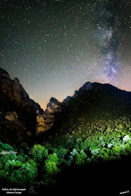 PEÑÓN DE ZAFRAMAGÓN. CORIPE-OLVERA (FOTOGRAFÍA NOCTURNA)