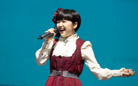 Mika Kobayashi interpretó sus mejores canciones para todos los fanáticos.