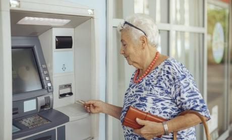 Fechas de pago de las pensiones en agosto: confirmadas por los bancos