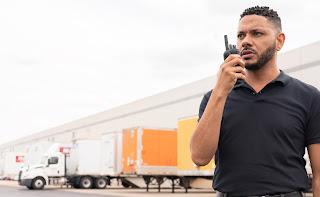 Nueva herramienta de comunicación de Motorola Solutions que minimiza el ruido para brindar una comunicación nítida y confiable con el equipo de trabajo