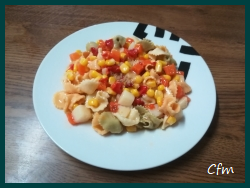 Ensalada de pasta de colores