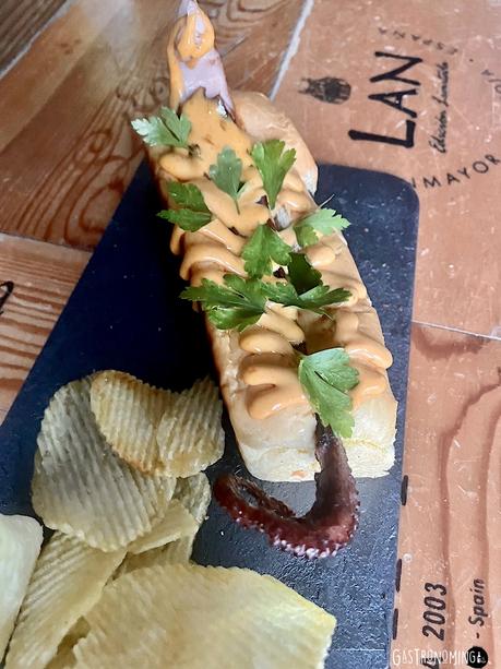 Roll de pulpo con “mayonesa a feira”