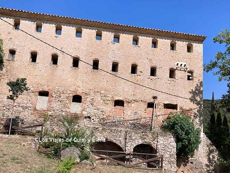 Mas d'En Forès en el inicio de la excursión al Niu de l'Àliga