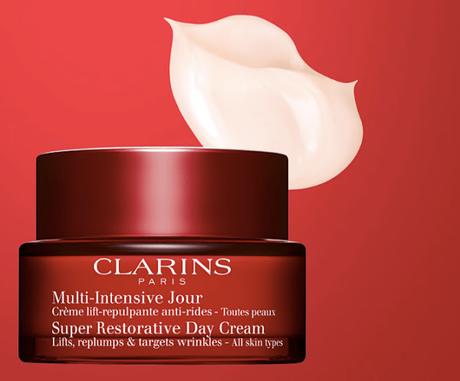 Nuevas Fórmulas de Clarins para Combatir los Signos de la Edad Provocados por la Menopausia clarins-multi-intensive-dia