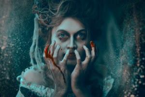 Abrazando la revolución, de VV. AA.