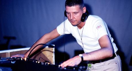 EL LEGENDARIO DJ TONY DE VIT SERÁ HONRADO CON UNA PLACA AZUL EN LOS ESTUDIOS CUSTARD FACTORY DE BIRMINGHAM