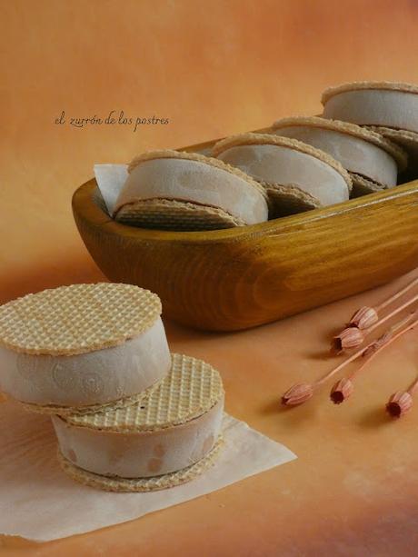 Corte Helado de Cacahuetes Fritos y Chocolate Corte Helado de Cacahuetes Fritos y Chocolate