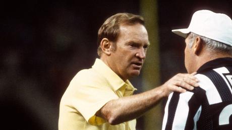 Don Coryell, antiguo entrenador en jefe de Cardinals y Chargers