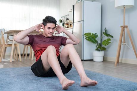 Fortalecer el abdomen con ejercicios abdominales en casa
