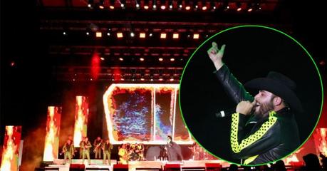 Gerardo Ortiz conquista el Teatro del Pueblo de la FENAPO 2022