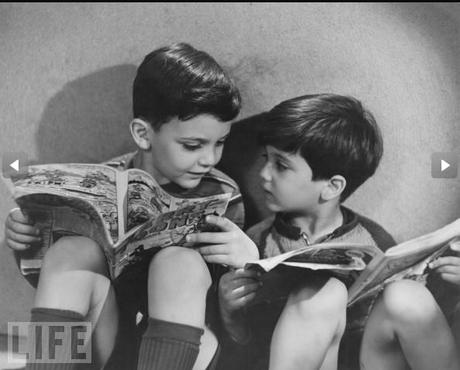 HOY :  28 de agosto es el Día Internacional de leer Cómics en público