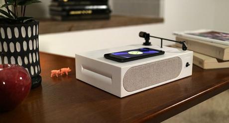 NUEVO DISPOSITIVO DE MÚSICA CONVIERTE LA PANTALLA DE SU TELÉFONO INTELIGENTE EN UN TOCADISCOS DE VINILO