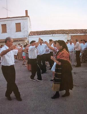 BAILES EN ALISTE. LA JOTA, EL LLANO Y EL AGARRAO
