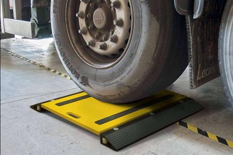Balanzasdigitales.com ofrece la báscula pesa ejes para el sector del transporte