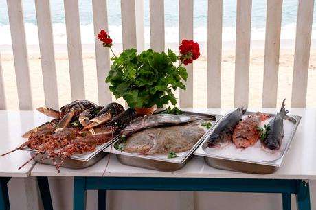 La Donzella de la Costa: playa, paellas, carbón y sabor a mar