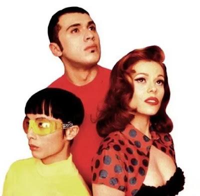 DEEE-LITE - GROOVE IS IN THE MIXES (Unofficial remixes compilation)