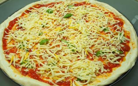 Pizza de champiñones y bacón