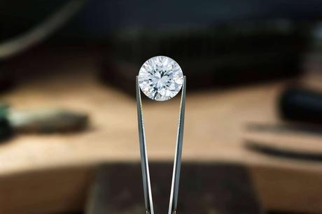 ¿Por qué adquirir un anillo de compromiso de oro blanco?
