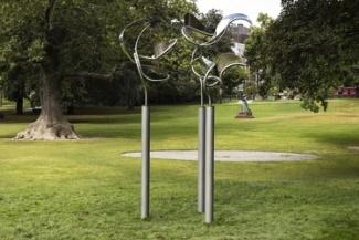 AVICII HOMENAJEADO CON ESCULTURA EN ESTOCOLMO AVICII HOMENAJEADO CON ESCULTURA EN ESTOCOLMO