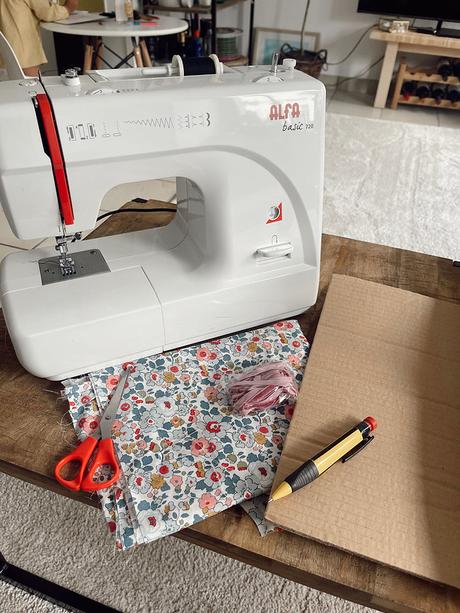 Letra de tela rellena para decorar una habitación infantil