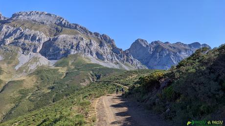 Pista entre Horcada de Valcabao y Caben Remoña