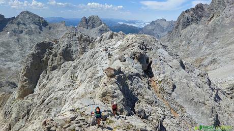 Llegando a la cima del Hoyo Oscuro