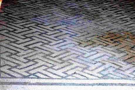 Simetrías en las teselaciones de Pompeya