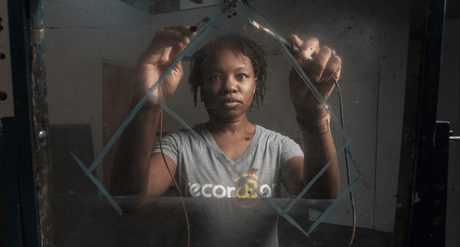 ARTISTA DISEÑA INSTRUMENTO QUE PERMITE CREAR MÚSICA PINTANDO ARTISTA DISEÑA INSTRUMENTO QUE PERMITE CREAR MÚSICA PINTANDO