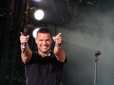 Religiosos tratan de impedir concierto Ricky Martin