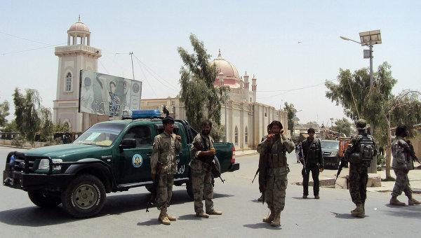 Al menos seis personas mueren en ataque suicida al convoy policial en Afganistán