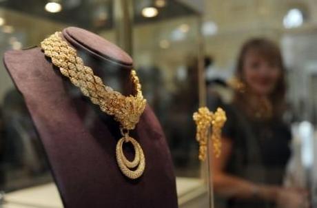 Gift from Richard Burton 468x308 Elizabeth Taylors jewelry goes on show in Moscow