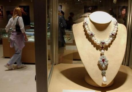 THE JEWLES COLLECTION OF ELIZABETH TAYLOR