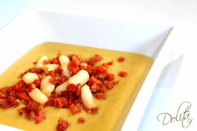 CREMA DE ALUBIAS Y CALABAZA CON JAMON