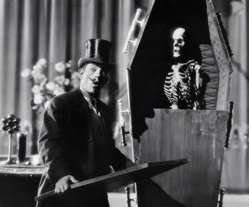El hombre que se llamaba como la muerte: melodrama, misterio y delirio, el arte de Tod Browning por José Manuel Serrano Cueto.