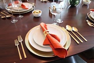 Decoración en tonos chocolates y naranjas