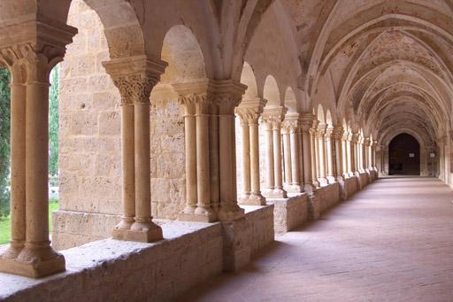 Románico cisterciense, el encanto de la falta de ornamentación