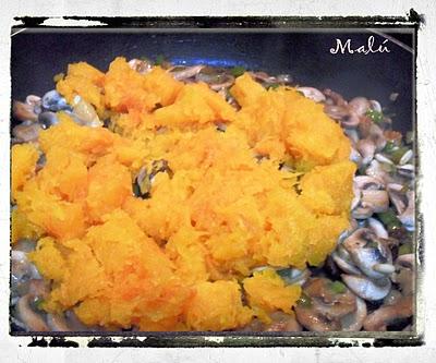 EMPANADA  AL HUEVO DE CALABAZA Y CHAMPIÑONES