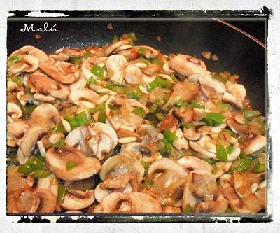 EMPANADA  AL HUEVO DE CALABAZA Y CHAMPIÑONES