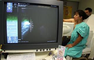 Autoexploración, examen clínico y mastografía, claves para detectar oportunamente el cáncer de mama