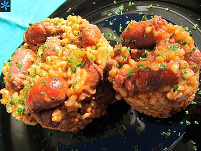 ARROZ CON SALCHICHAS AL VINO TINTO