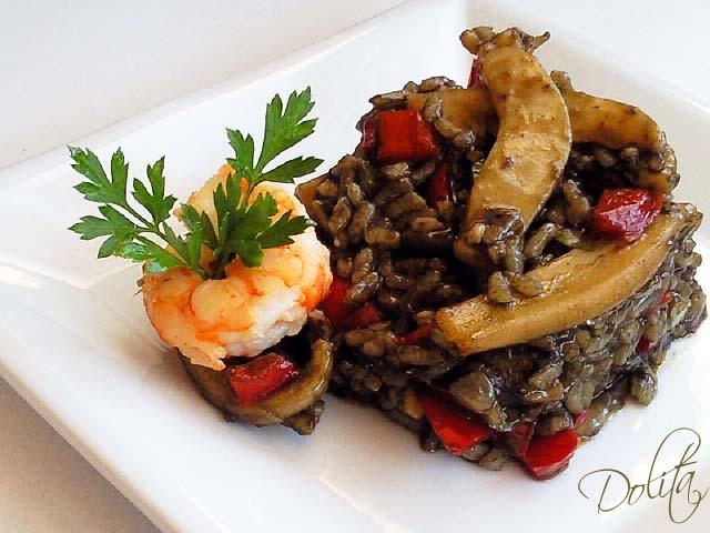 ARROZ NEGRO CON SEPIA Y LANGOSTINOS