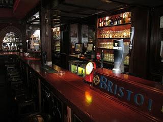 BRISTOL BLUE (inglés)