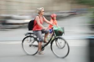 TRIBUTO A LA MUJER-MADRE