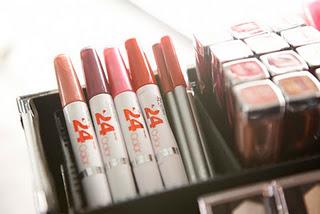 Maybelline New York presente en Liverpool Perisur