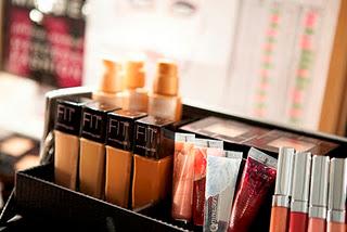 Maybelline New York presente en Liverpool Perisur