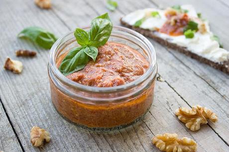 Pesto de tomates secos y nueces Pesto de tomates secos y nueces