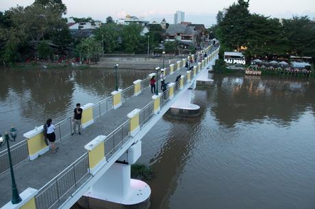 puente barrio chino chiang mai