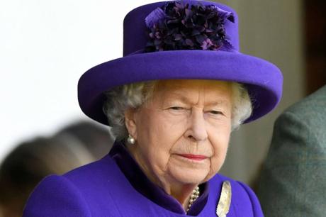 Muere la reina de Inglaterra, pero si eres un buen español no sientas dolor