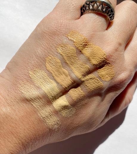 Corrector con cafeína y vitamina C Revlon