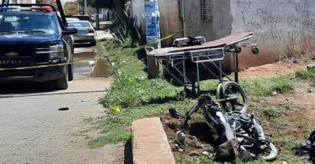Fallece motociclista al caer en zanja camino a Portezuelos